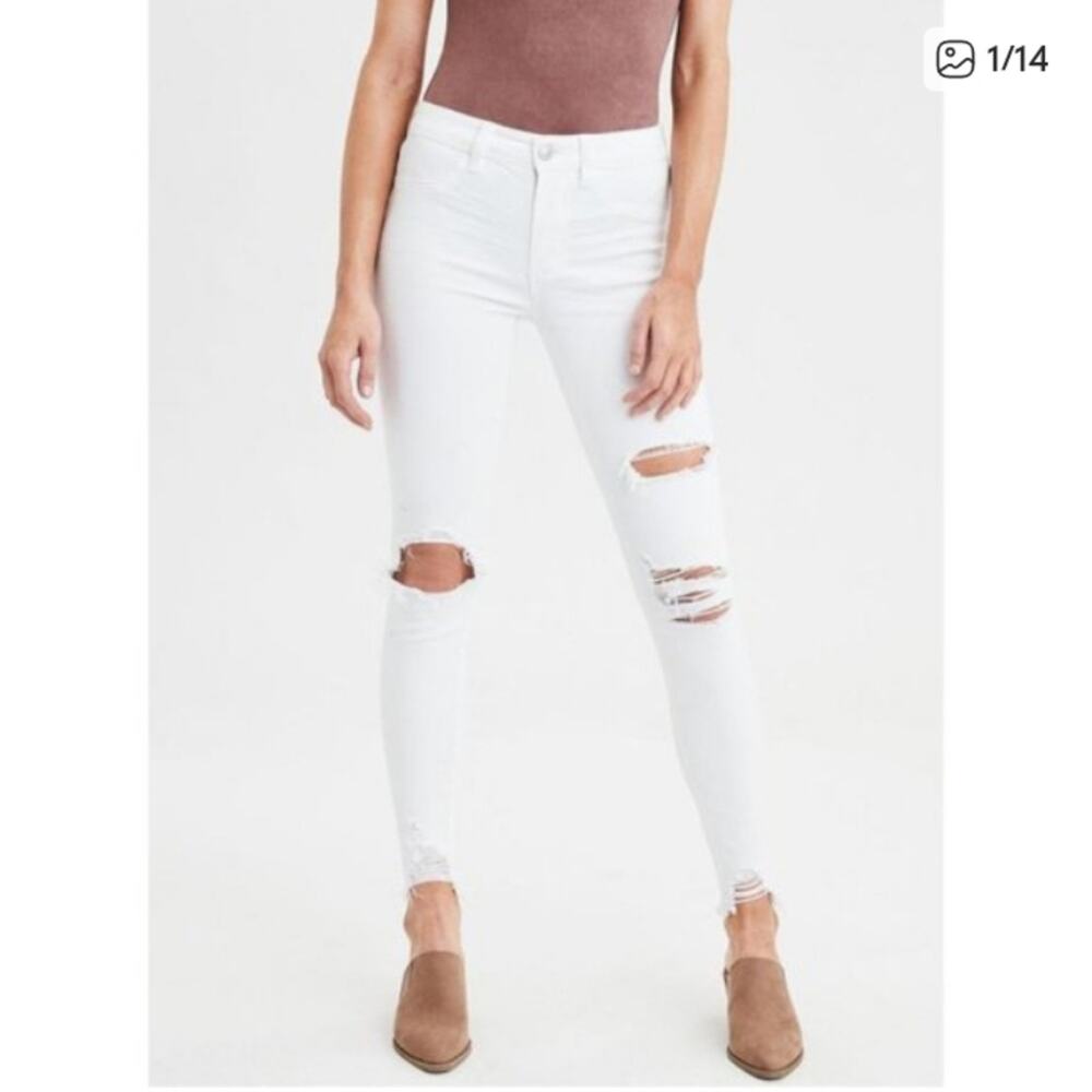 American Eagle Outfitters Next Level Stretch High Rise White Jeans 4 Short